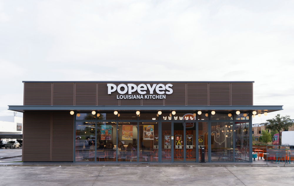 El pollo más crujiente de la región: Popeyes abre su primer local en la provincia