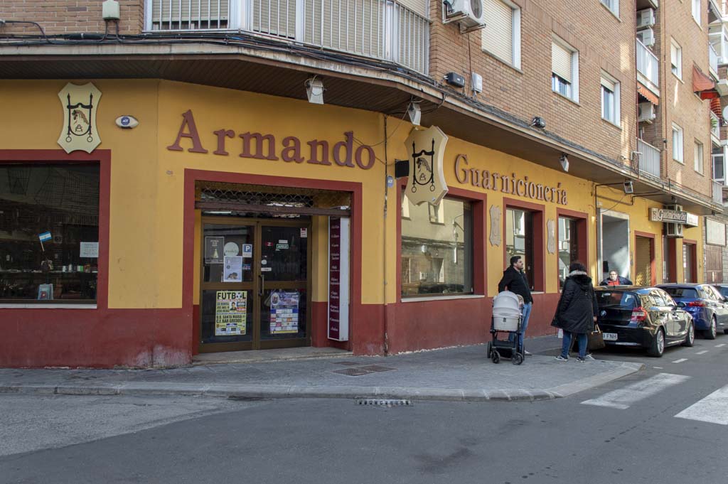 fachada de guarnicioneria armando