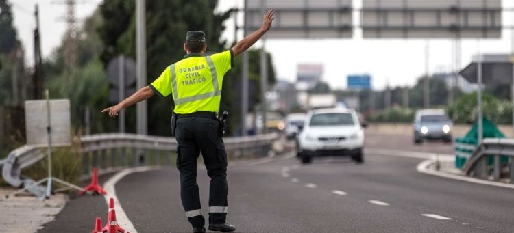 Esta tabla de la DGT muestra los puntos que perderías si rebasas la velocidad permitida