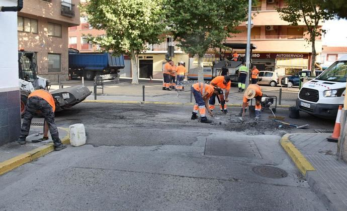 El plan de asfaltado continúa su curso durante esta semana