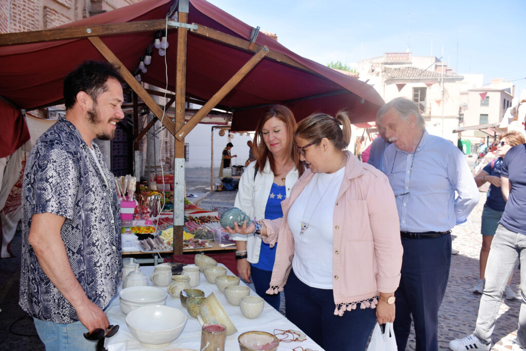 Tita García se compromete a potenciar el Conjunto Histórico así como el mercado de San Jerónimo 