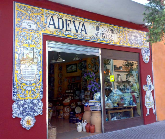 Cerámicas Adeva, rindiendo honor a la cerámica en el barrio Puerta de Cuartos 