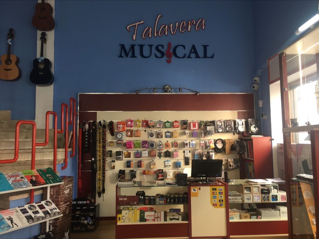 Talavera Musical, especialistas en equipos e instrumentos musicales en el barrio El Carmen
