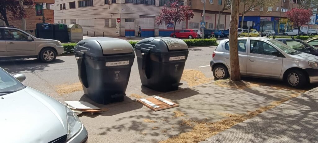 El PP critica que los nuevos contenedores sustituyan plazas de aparcamiento