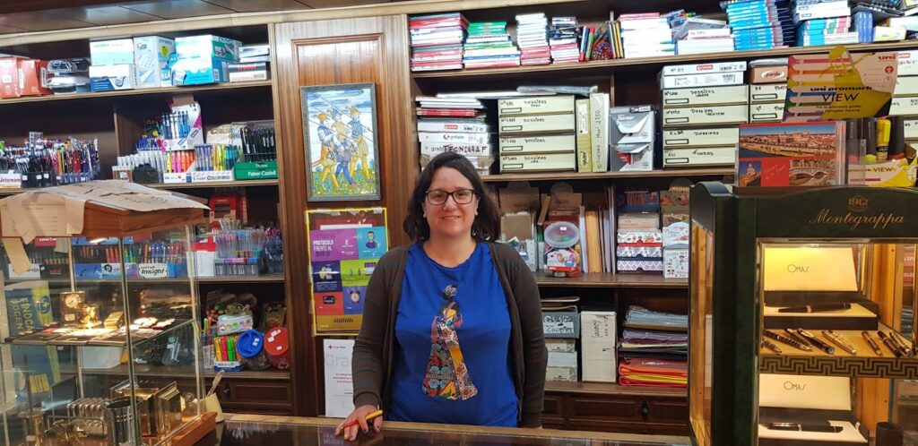Librería Loave, casi 50 años en el barrio El Carmen