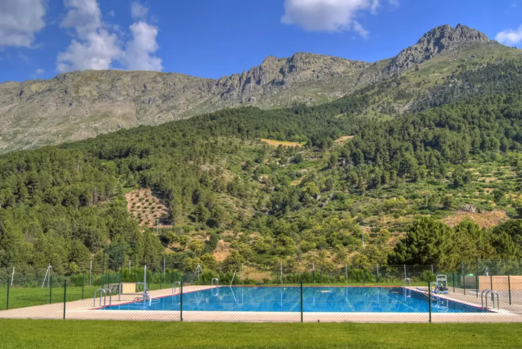 Las 13 piscinas municipales con más encanto cerca de Talavera donde darte un chapuzón este verano