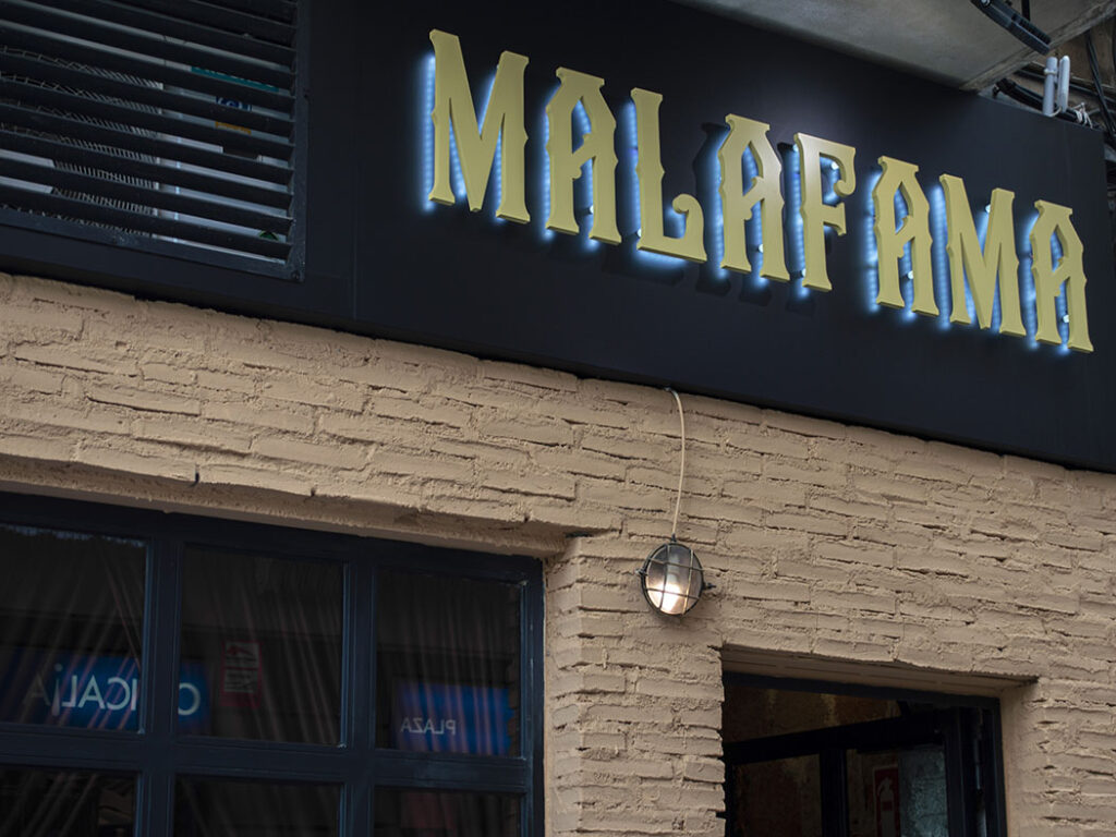 Malafama, cócteles afamados en un enclave histórico de la noche talaverana