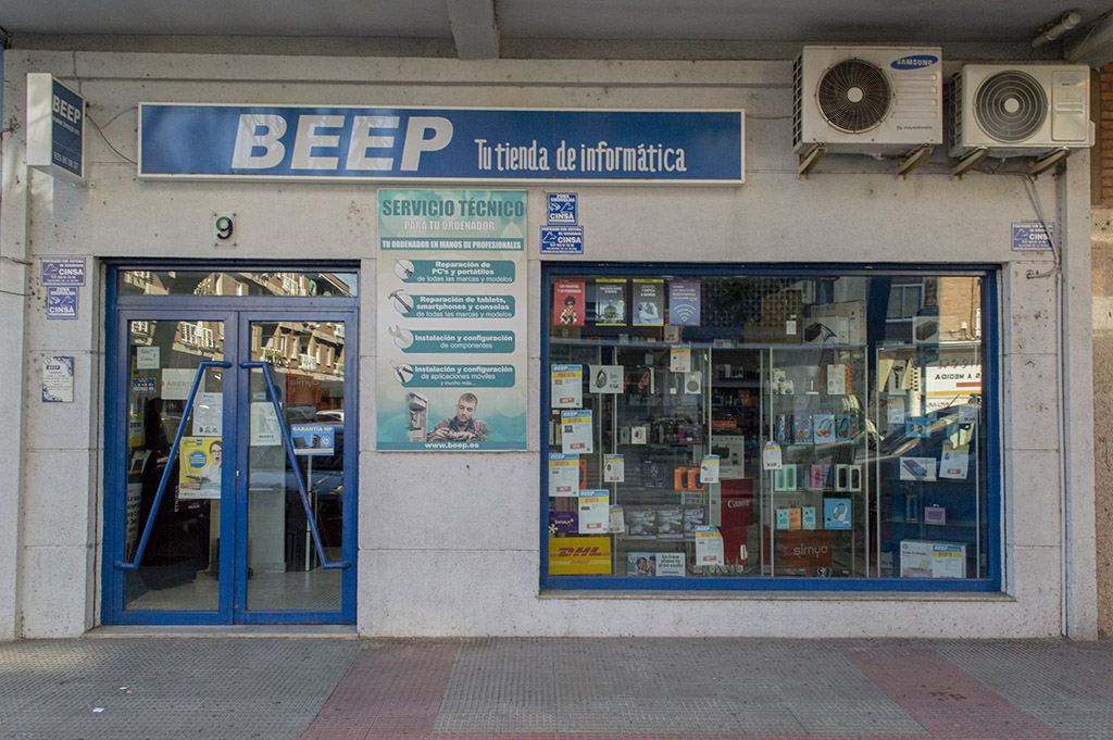 Beep Informática, un mundo de tecnología en el barrio La Solana