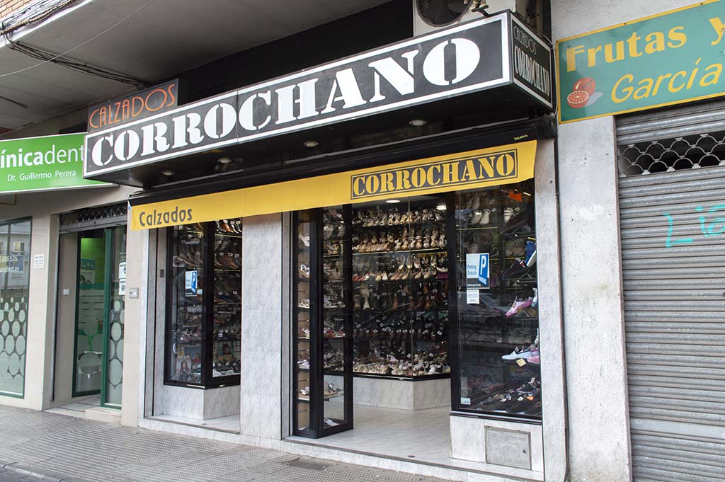 Calzados Corrochano, una tienda para toda la familia en el barrio La Solana