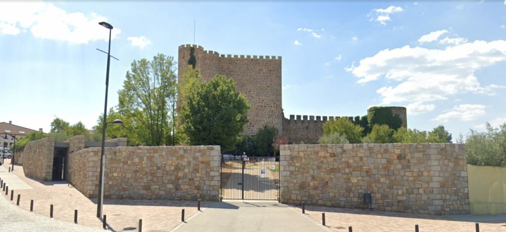 Descubre estas localidades encantadas muy cerca de Talavera (Castillo de la Coracera en la localidad de San Martín de Valdeiglesias, Google Maps)