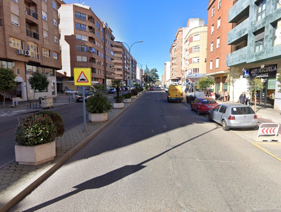 El Plan de Asfaltado que se pondrá en marcha con 400.000 euros (Foto de Google Maps de la Avenida Pio XII)