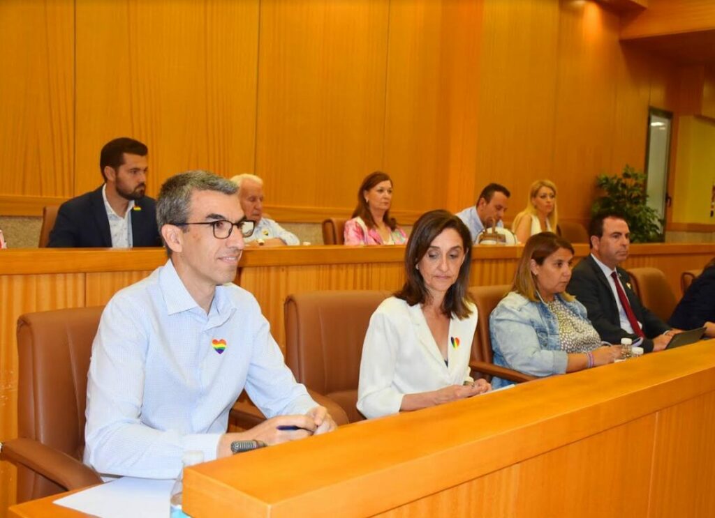 PSOE: "el alcalde desvía fondos de limpieza y seguridad en fiestas"