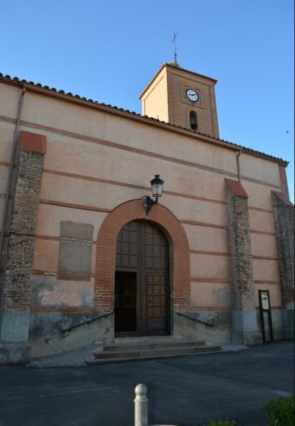  La Iglesia de Santiago Apóstol