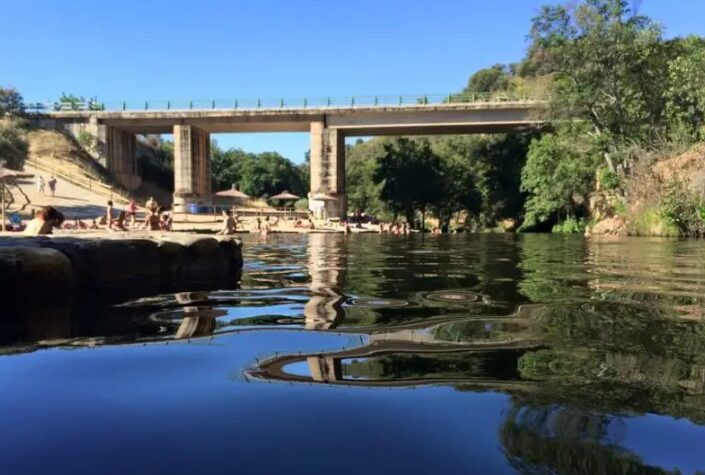 Piscina Natural de Castañar de Ibor: remanso de paz en Cáceres