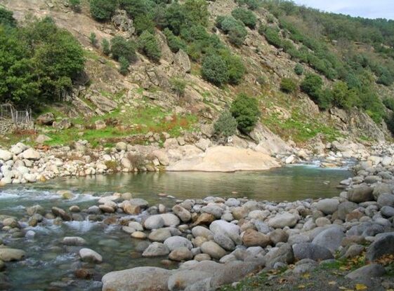 El Charco El Palomas: un refugio natural en Candeleda (Foto de ForoCiudad)