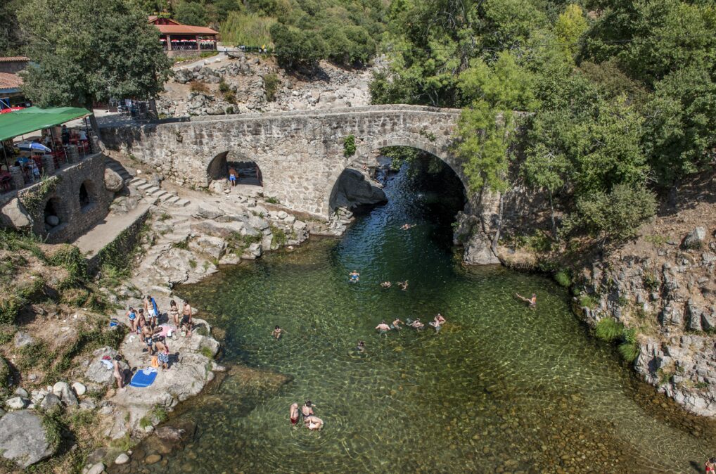 Garganta de Cuartos: pequeño refugió natural para verano (Foto Turismo Cáceres)