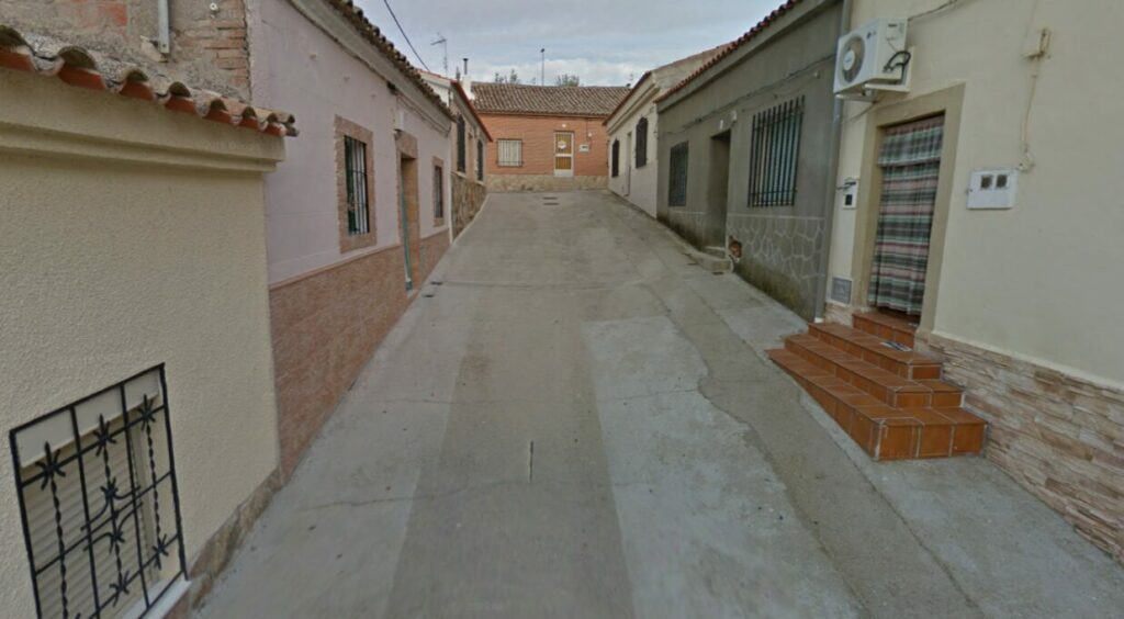 La familia de la asesinada en Otero pide ayuda económica (Foto de Google Maps, de la calle donde ocurrió el suceso)