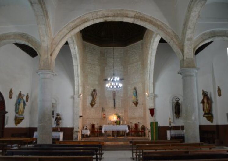 Interior de la Iglesia Parroquial de Santiago Apóstol