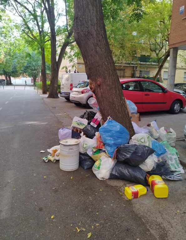 Paseo de Colombia: queja de los vecinos por la basura de la calle