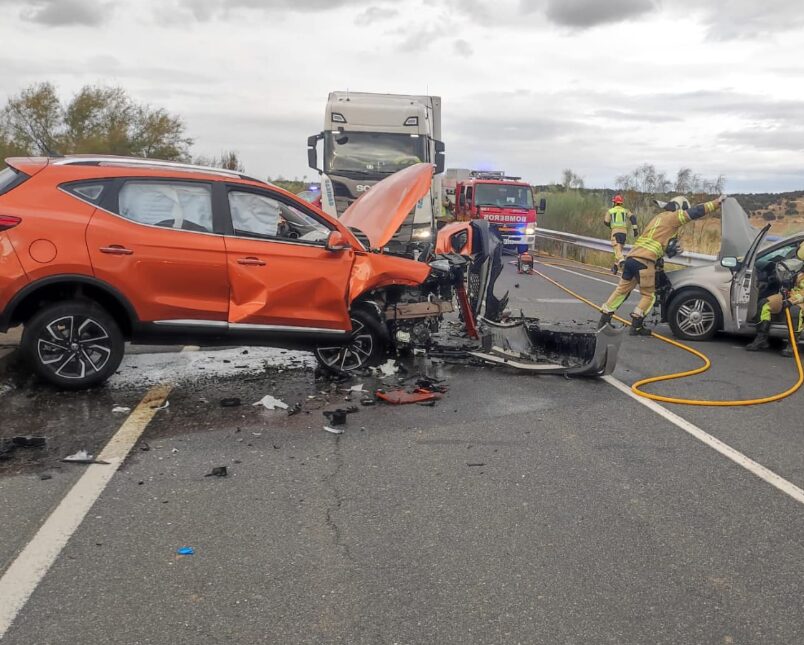 Toledo: aparatoso choque entre dos vehículos en la TO-20