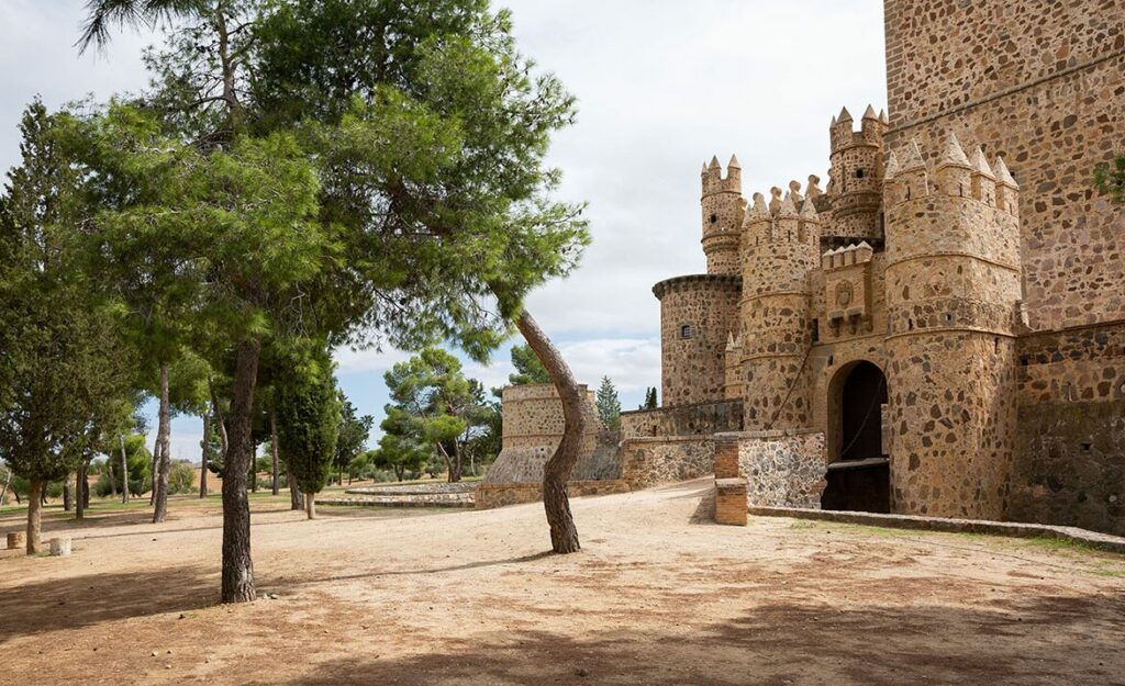 Entrada al castillo por el puente levadizo