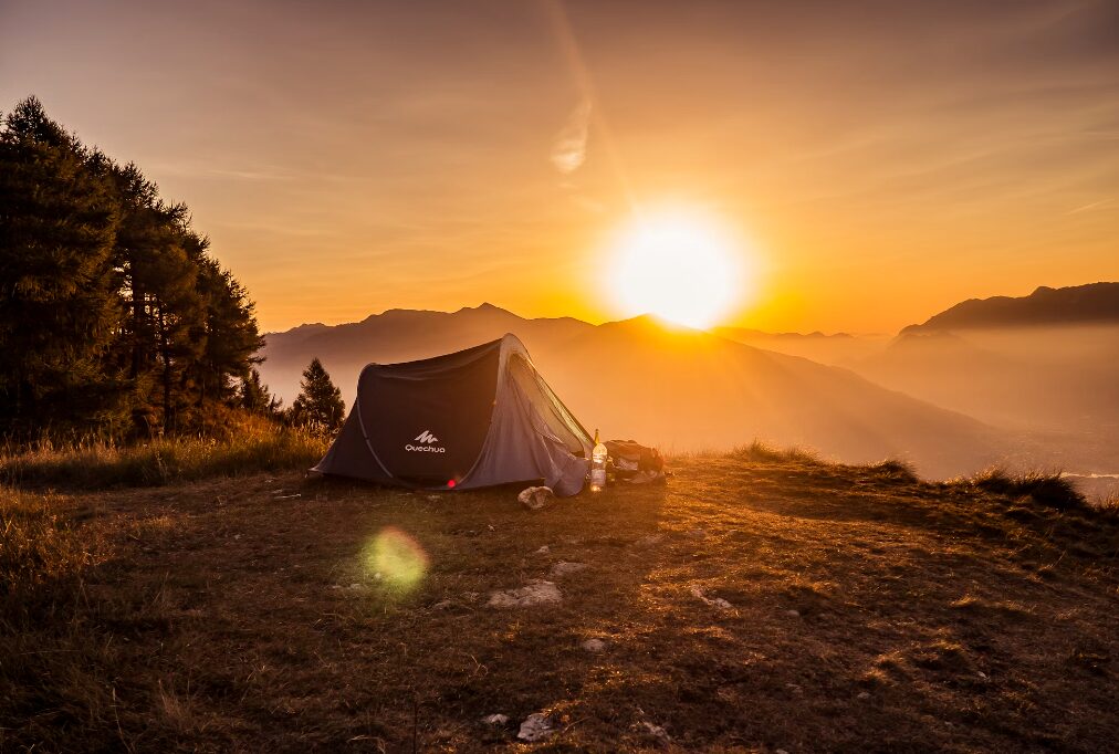 Explorando opciones de camping y vacaciones en familia