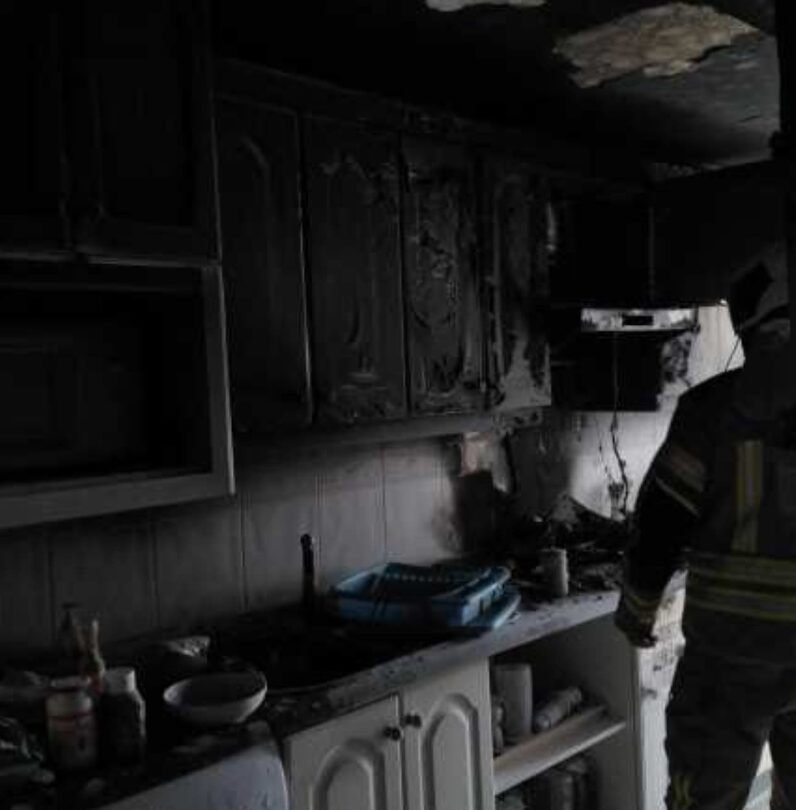 Incendio en un sexto piso en el barrio de Buenavista de Toledo