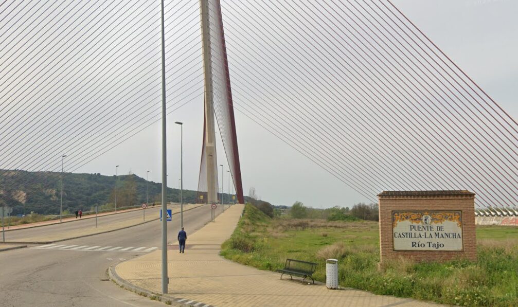 Talavera: muere un joven tras precipitarse por el puente de CLM (Foto de Google Maps)