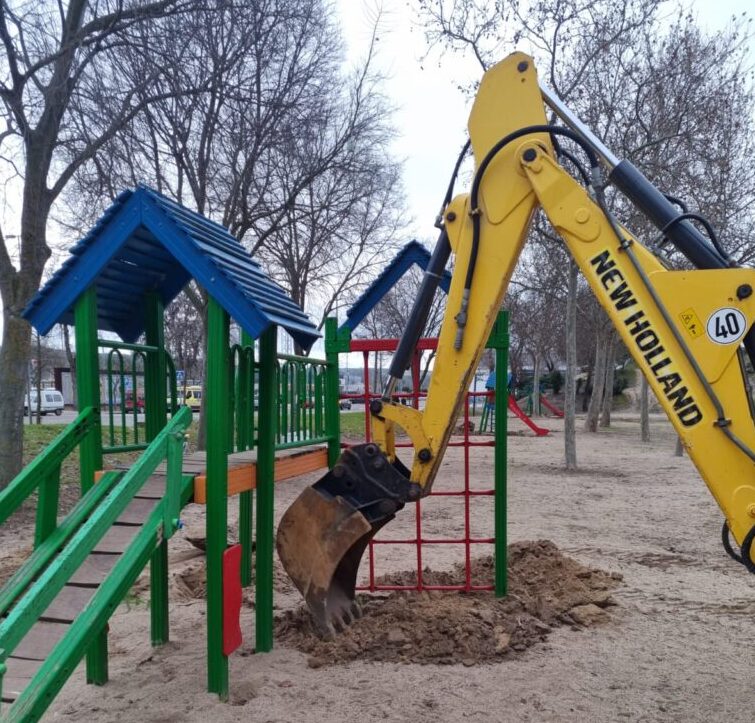 Talavera: Nuevas mejoras en parques infantiles y mobiliario urbano