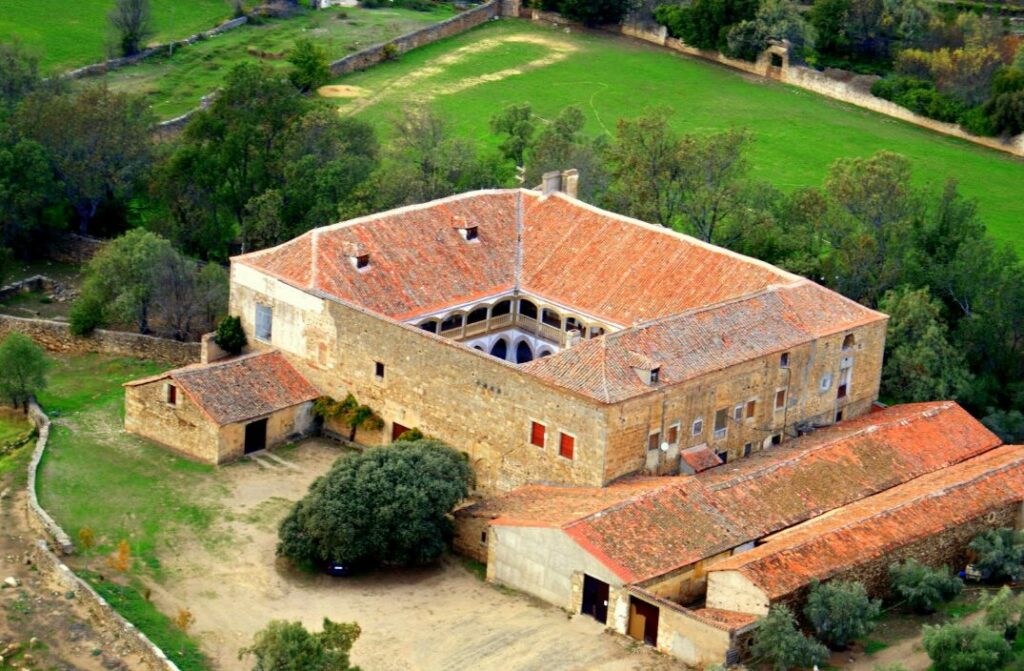 Abadía: pequeño pueblo que une naturaleza e historia