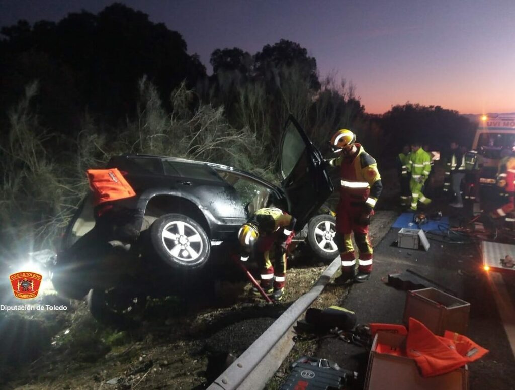 ¡Colisión entre un turismo y un camión a la altura de Velada!