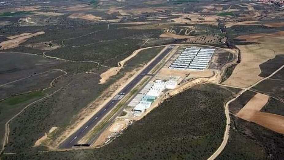 Una avioneta vuelca al aterrizar en Casarrubios del Monte