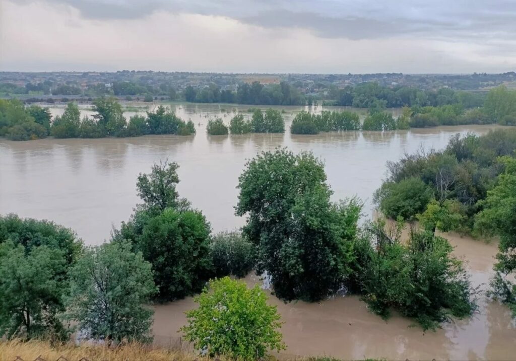 Rescatado un hombre en Escalona por la crecida del río Alberche