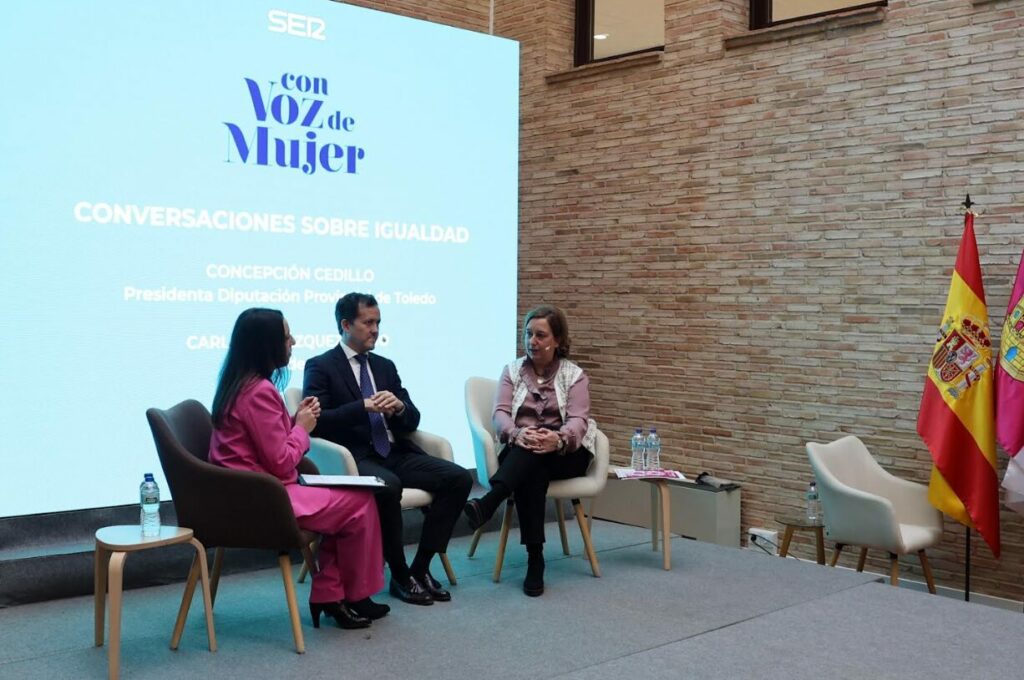 La presidenta de la Diputación clausura el foro 'Con Voz de Mujer' y reafirma su compromiso con la igualdad